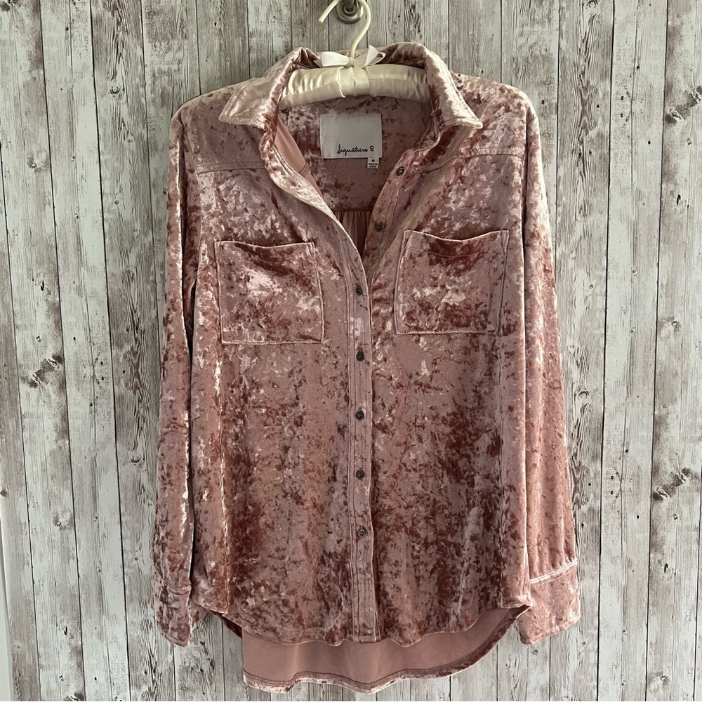 Signature8 Crushed Velvet Button-Down Shirt in Blush Pink Medium